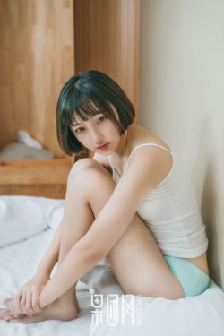 美女和男子在一起那个